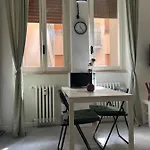 Violetta Di Apartamento *